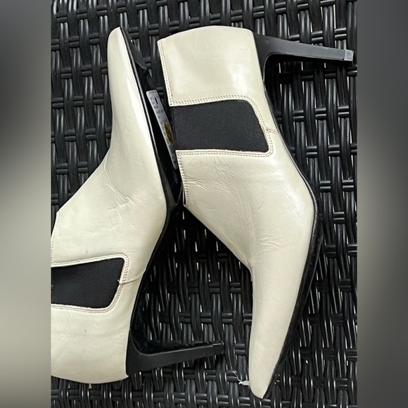 rag & bone Ivory and Ebony Ankle Boots, Size 8 1/2 - Picture 3 of 10